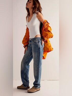 NWOT FREE PEOPLE WE THE FREE SHELBY LOW RISE BOYFRIEND JEANS SIZE 25